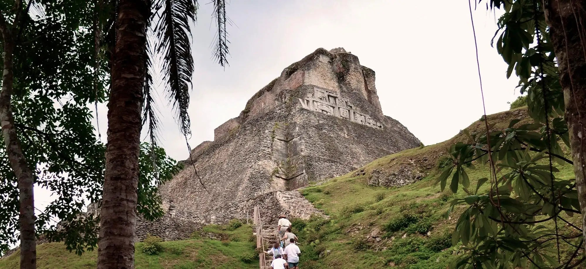 image-viajar-a-belice-xunantunich-g3.webp - Pangea Viajes