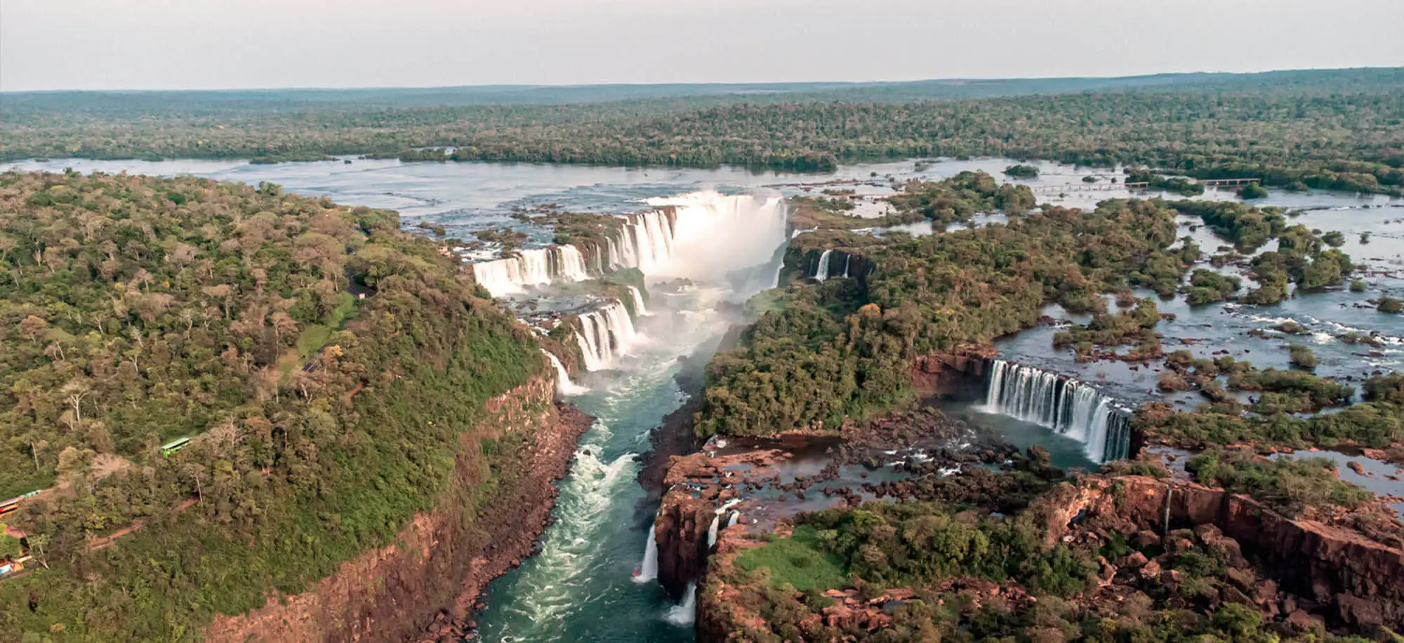 image-viajar-a-brasil-parque-nacional-iguazu-g-2.webp - Pangea Viajes