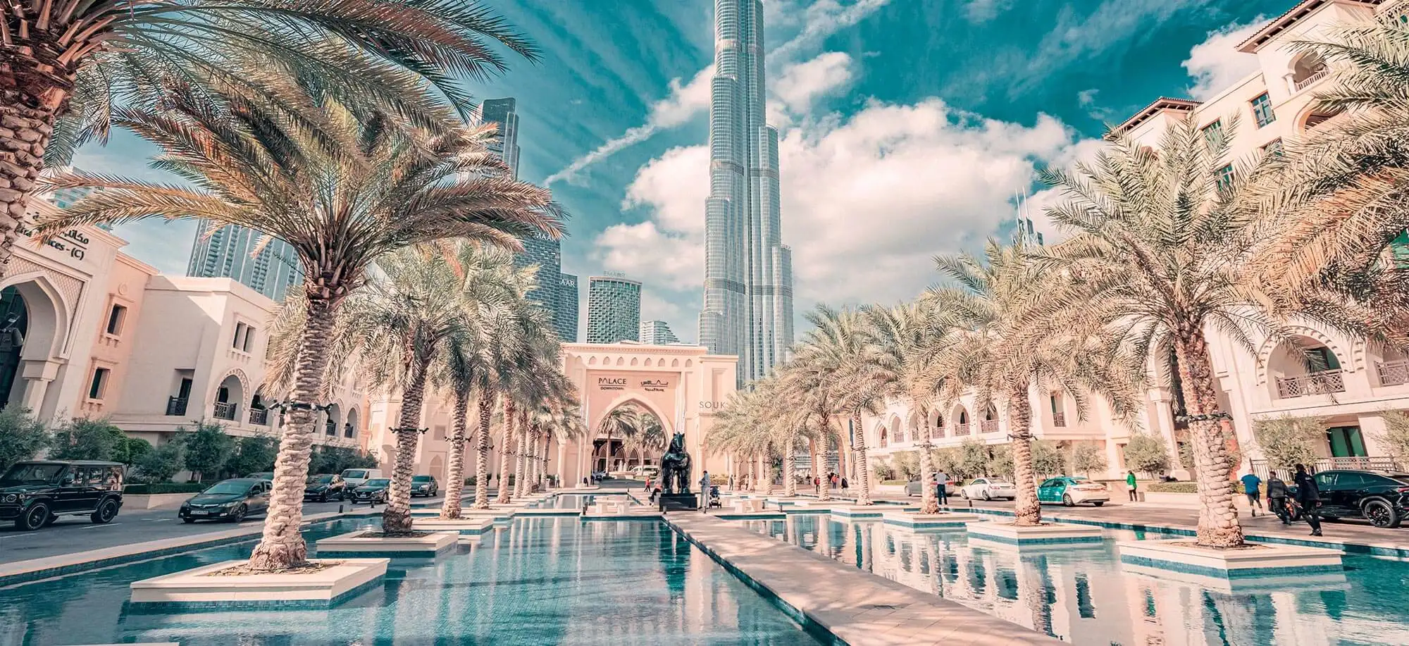 image-viajar-a-emiratos-arabes-burj-khalifa-g2.webp - Pangea Viajes