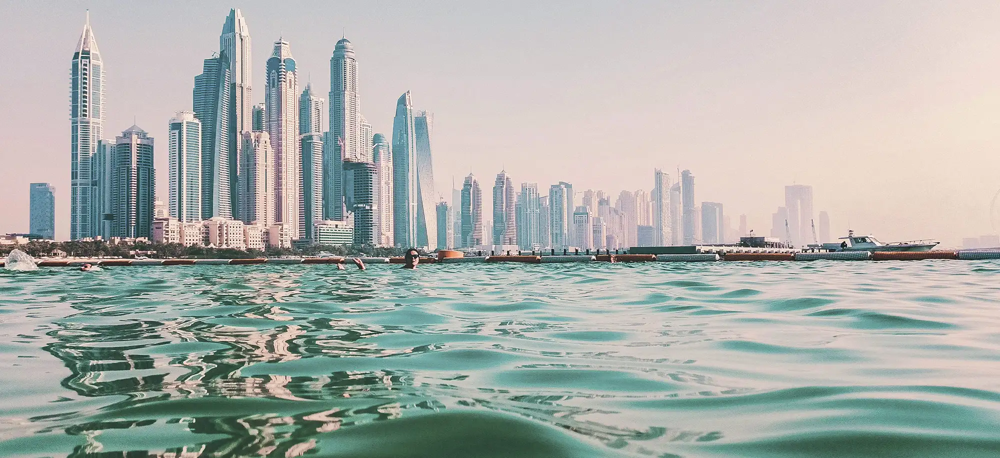 image-viajar-a-emiratos-arabes-dubai-g2.webp - Pangea Viajes