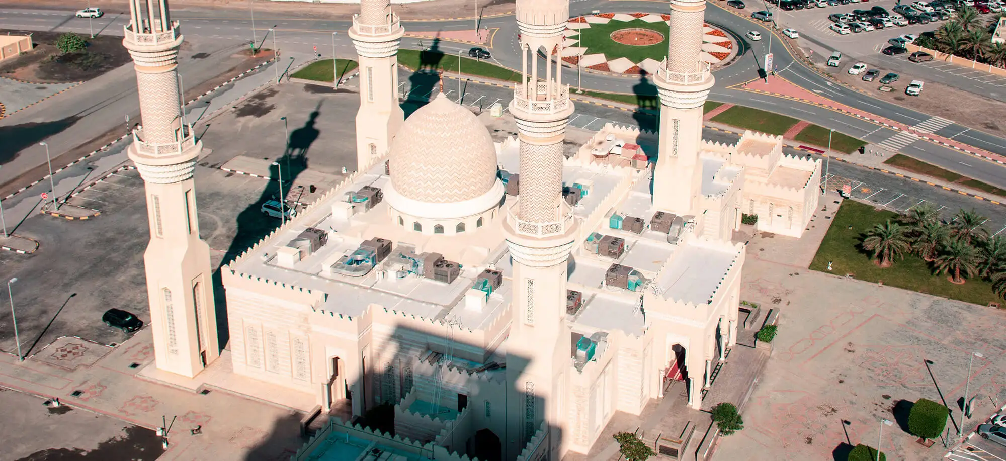 image-viajar-a-emiratos-arabes-mezquita-al-zayed-g3.webp - Pangea Viajes