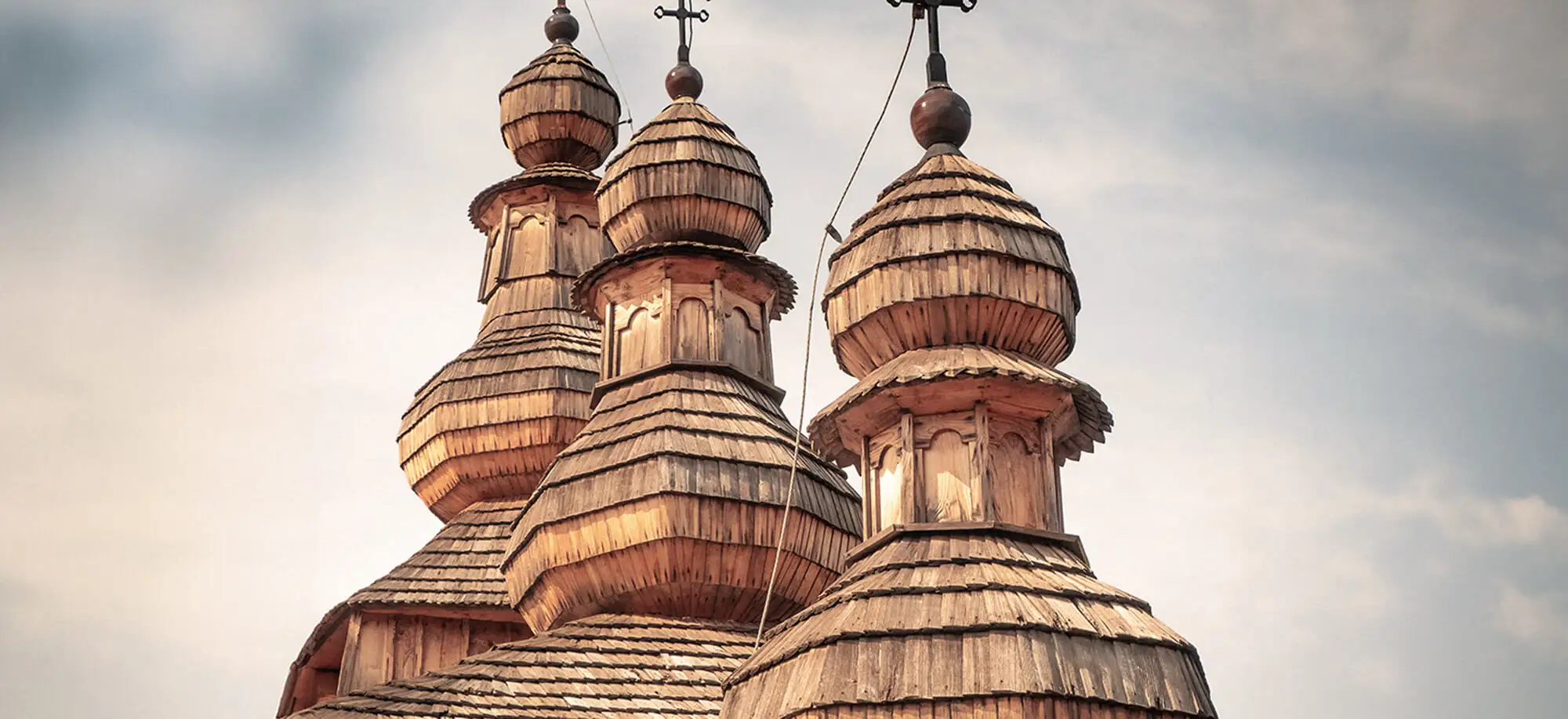 image-viajar-a-eslovaquia-iglesias de madera-g-1.webp - Pangea Viajes
