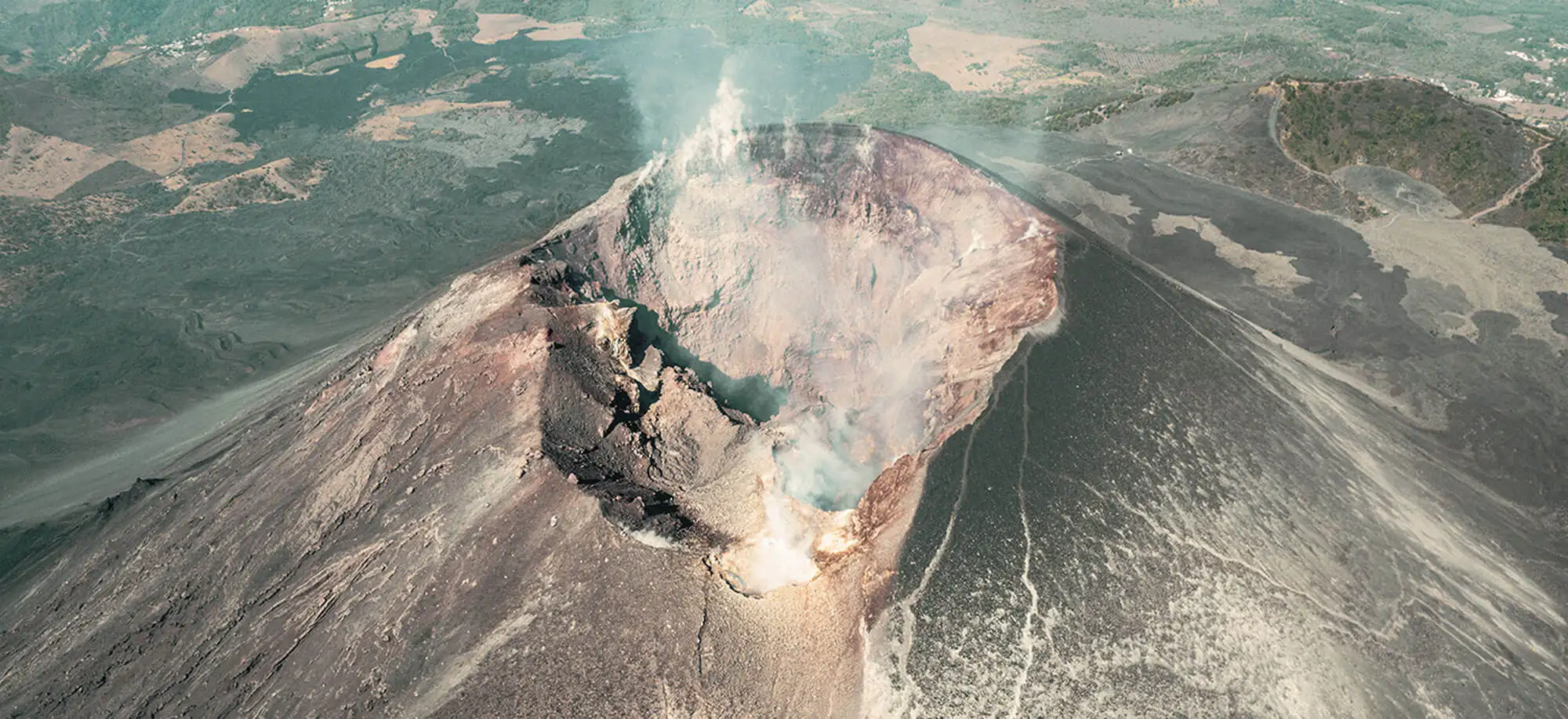 image-viajar-a-guatemala-volcan pacaya-g-3.webp - Pangea Viajes