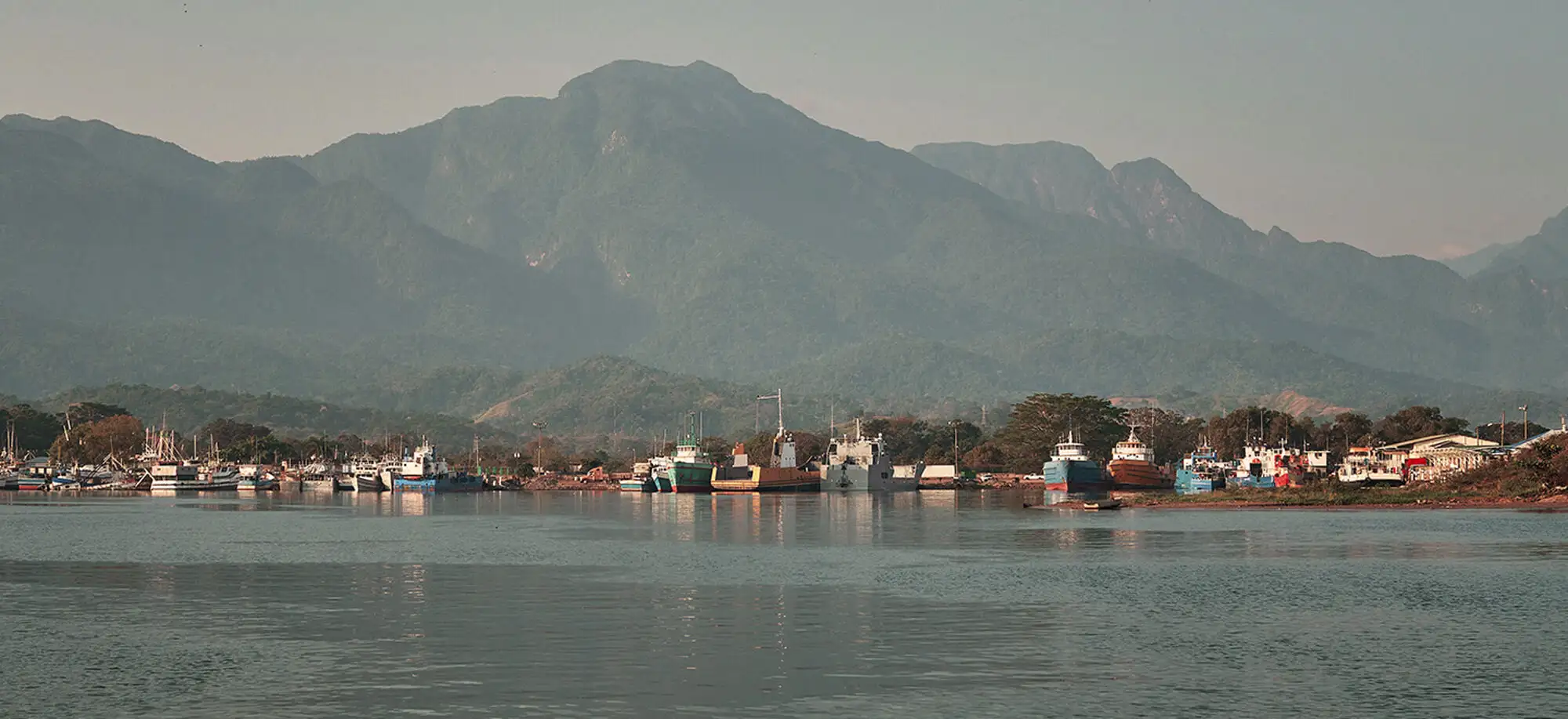 image-viajar-a-honduras-la ceiba-g-3.webp - Pangea Viajes