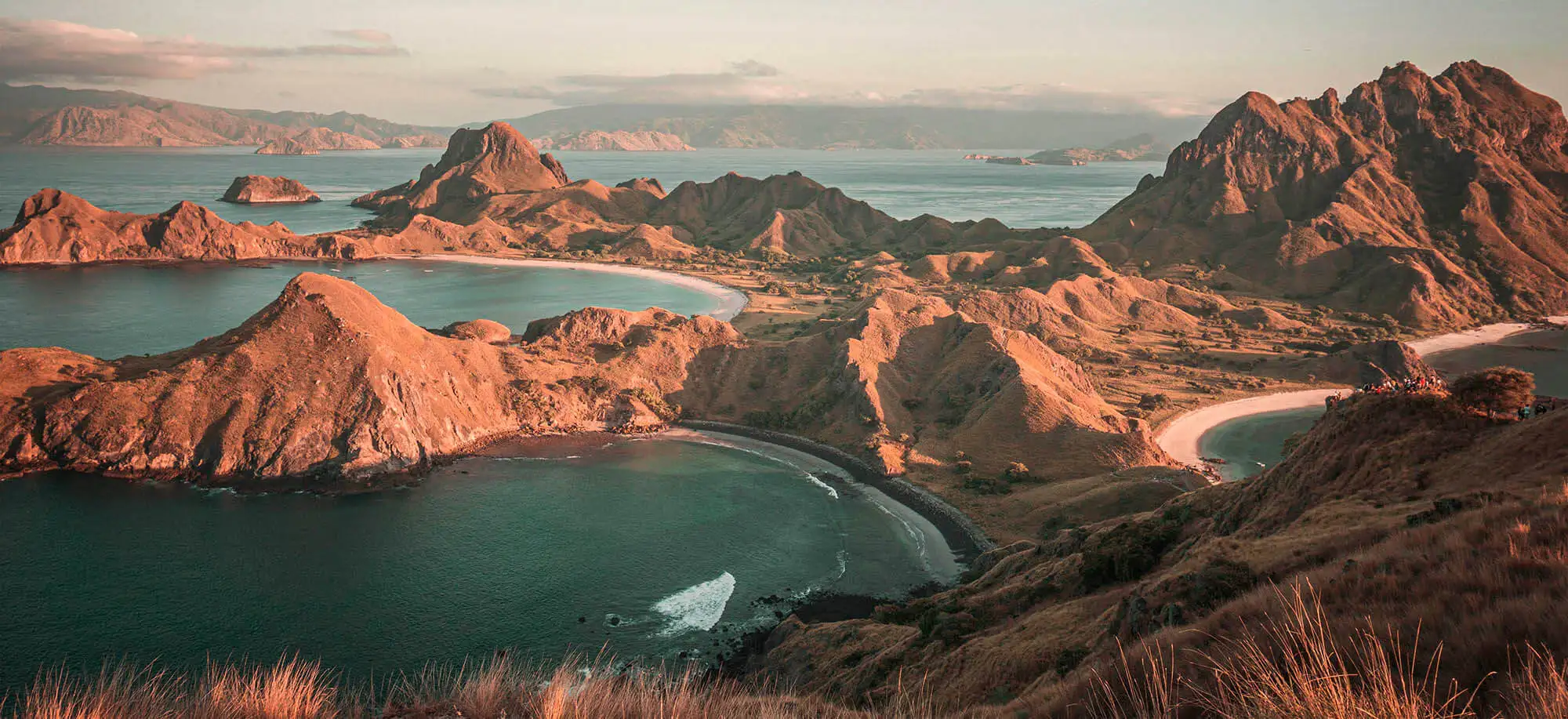 image-viajar-a-indonesia-parque-nacional-de-komodo-g2.webp - Pangea Viajes