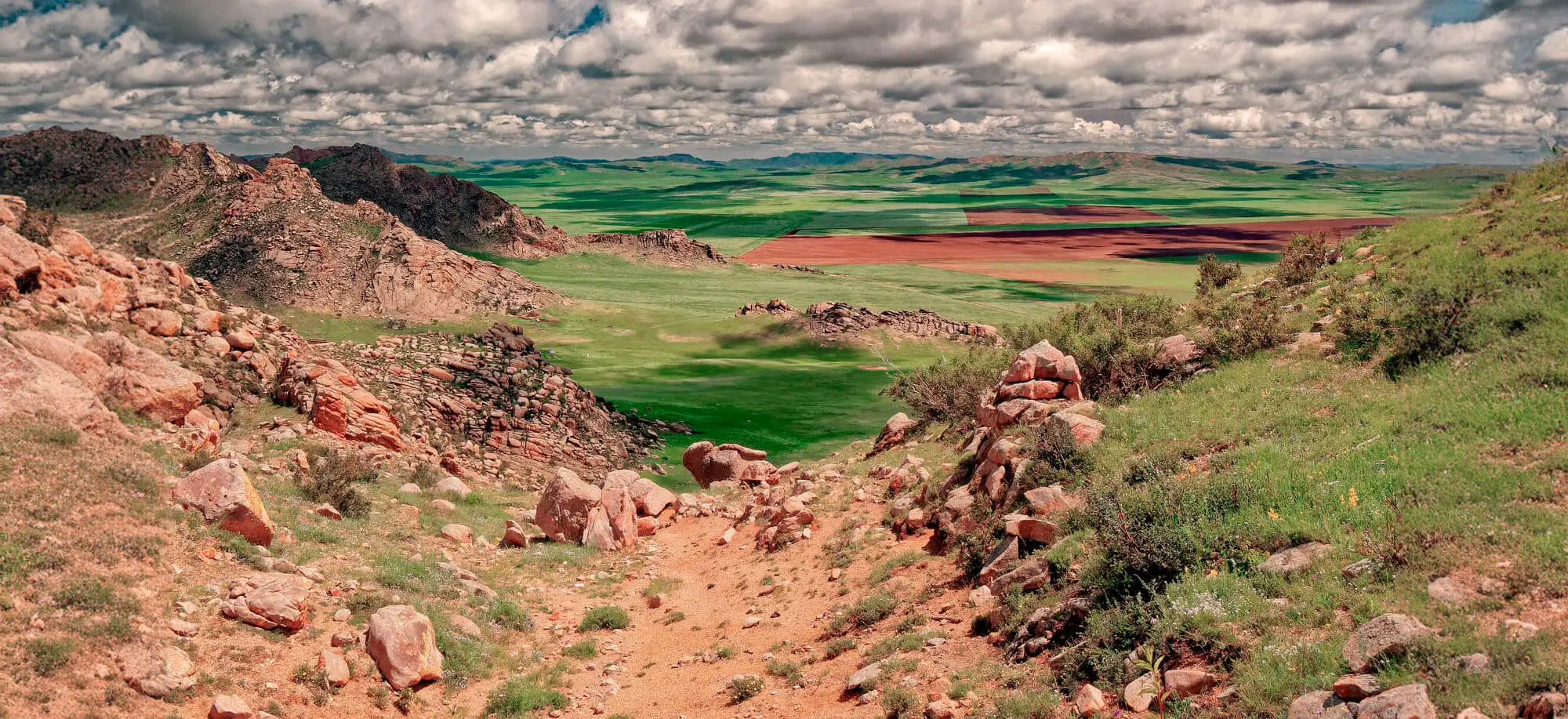 Montañas de Khogno Khan