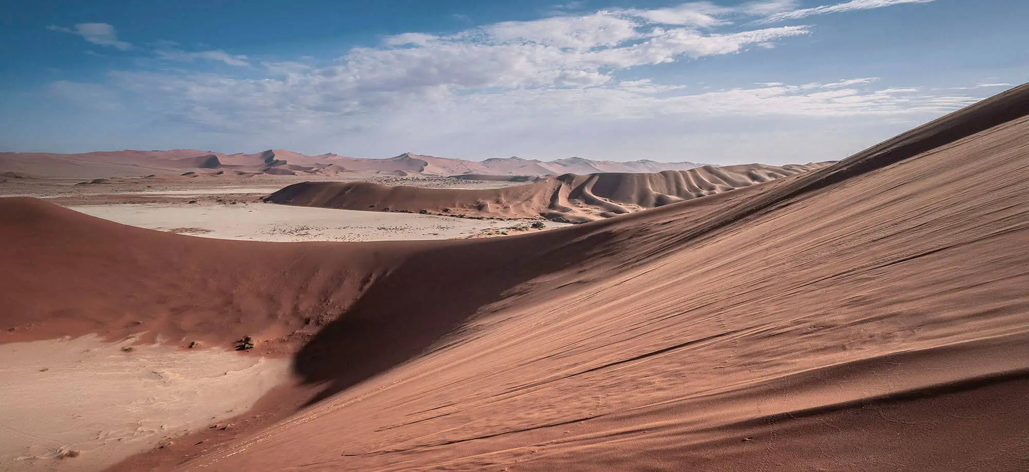 image-viajar-a-namibia-dunas-de-sossusvlei-g-3.webp - Pangea Viajes