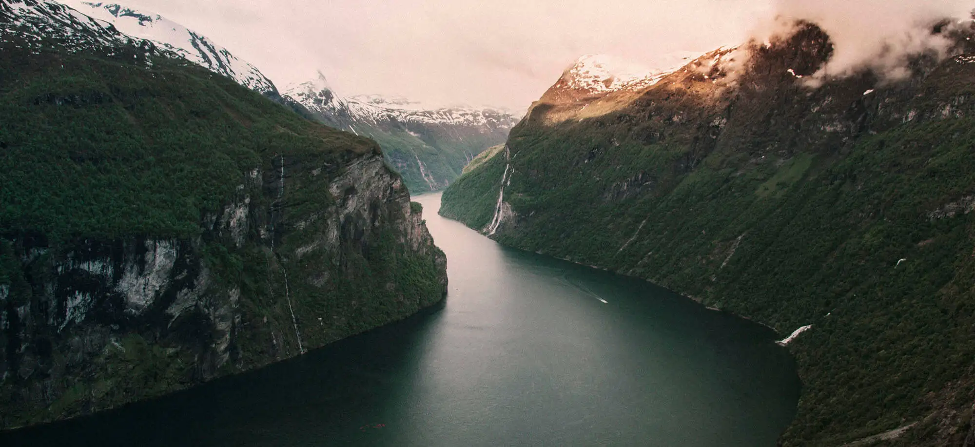 image-viajar-a-noruega-fiordos-noruegos-g2.webp - Pangea Viajes