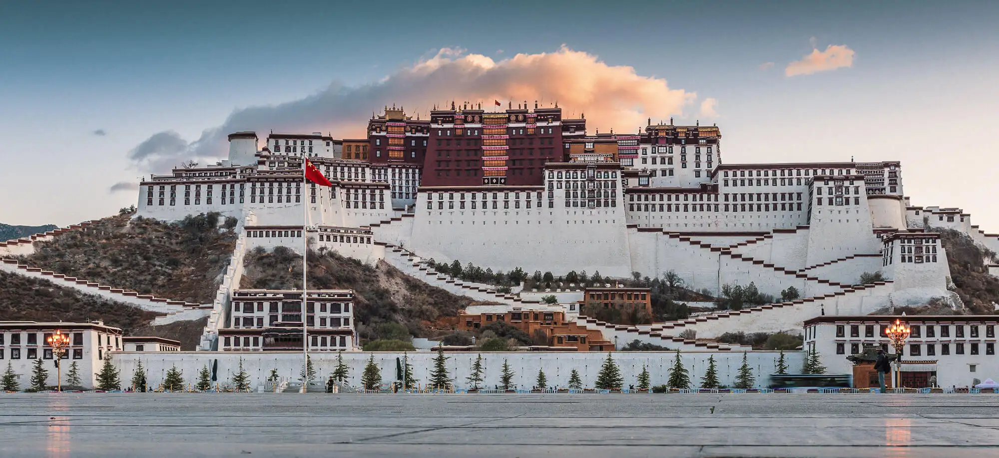 image-viajar-a-potala-g3.webp - Pangea Viajes