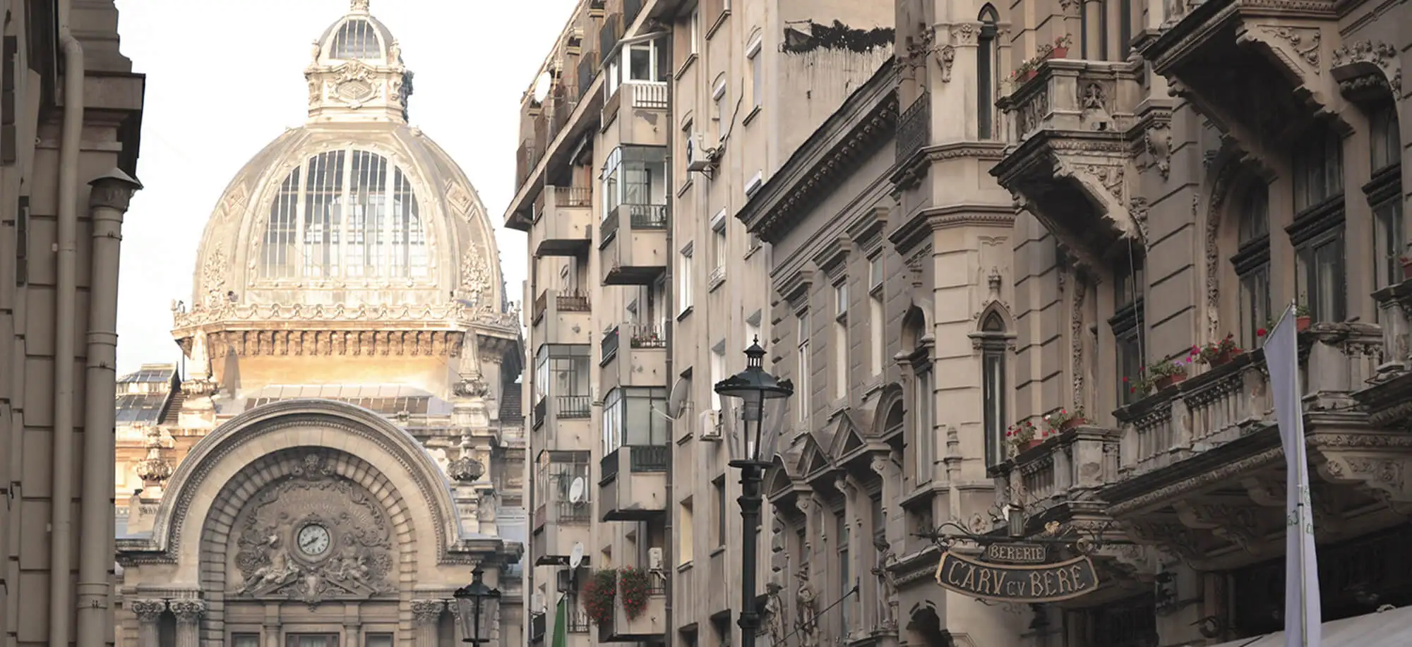 image-viajar-a-rumania-bucarest-g-3.webp - Pangea Viajes