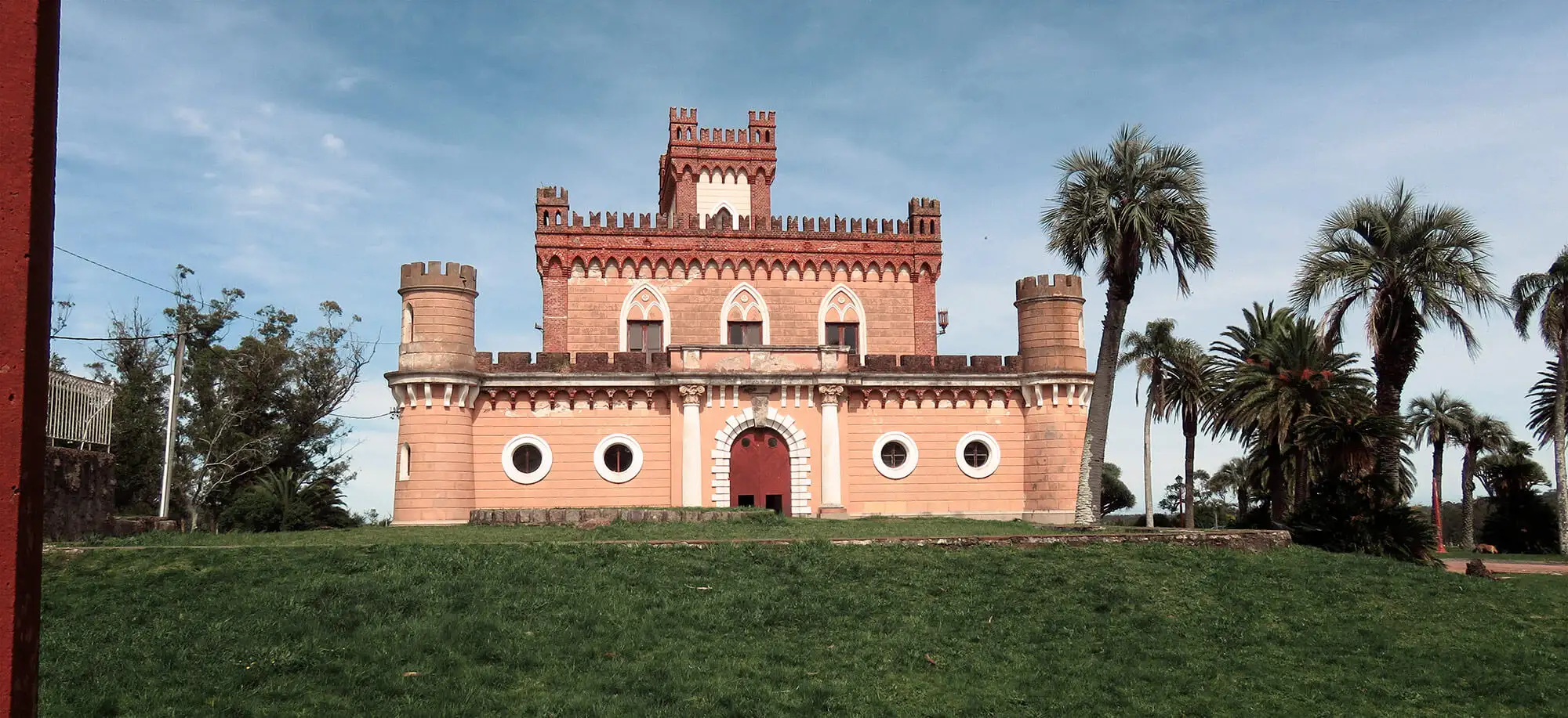 image-viajar-a-uruguay-castillos-g2.webp - Pangea Viajes