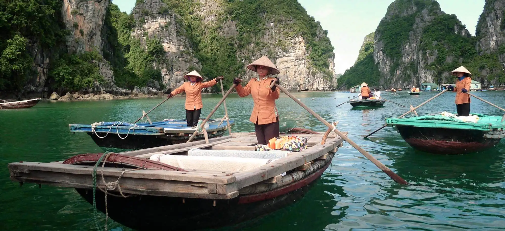 image-viajar-a-vietnam-bahia-de-halong-g1.webp - Pangea Viajes